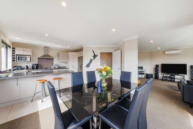 16 Lorenzo Place Kelvin Grove_1