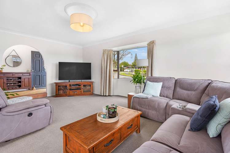 227 Fairway Drive Te Kamo_10