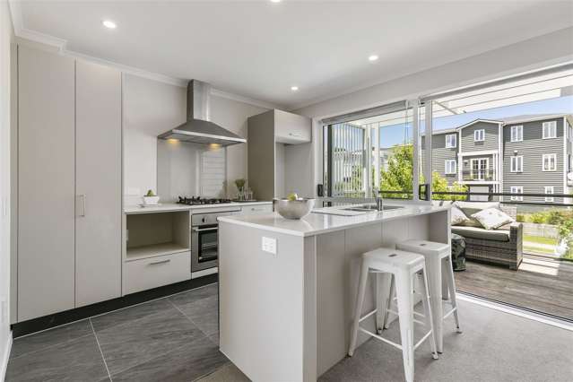 88 Arrowsmith Drive Flat Bush_4