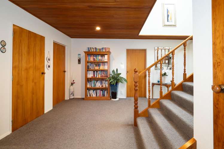 16 Falcon Drive Allenton_8