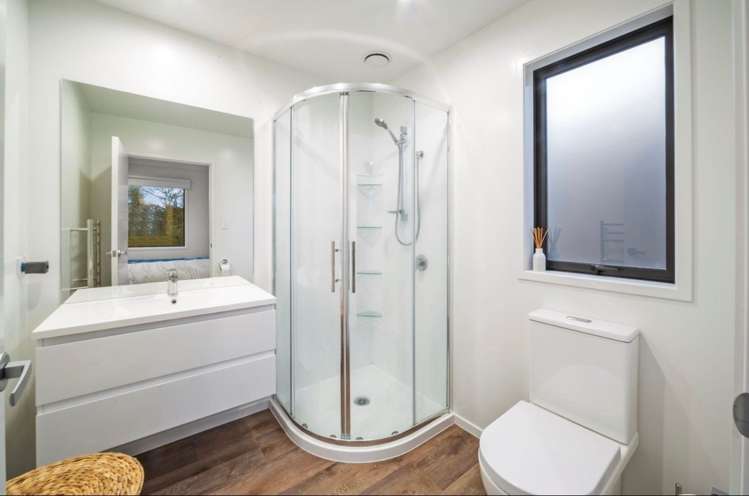 76 Jacks Landing Drive Hamilton Lake_13