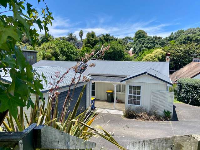 6 Gray Crescent Torbay_1