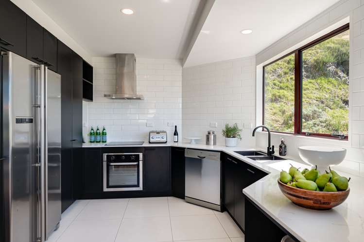 12 Greenstone Place Fernhill/Sunshine Bay_5