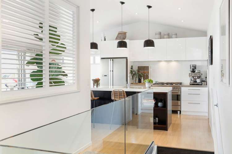 1 Charles Dickens Drive Mellons Bay_14