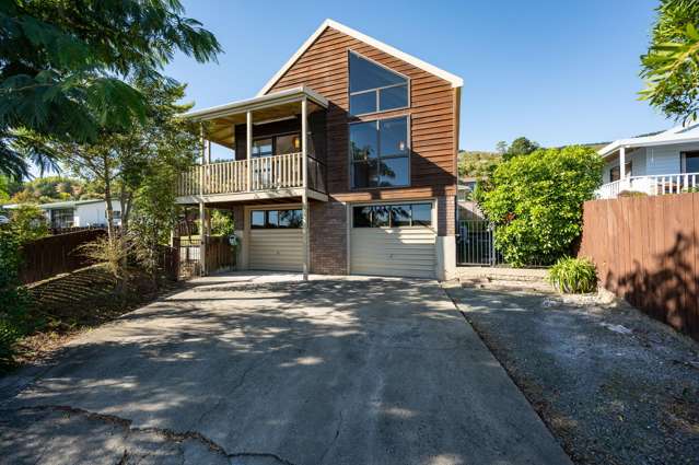 Upper Richmond Gem – Move In & Enjoy