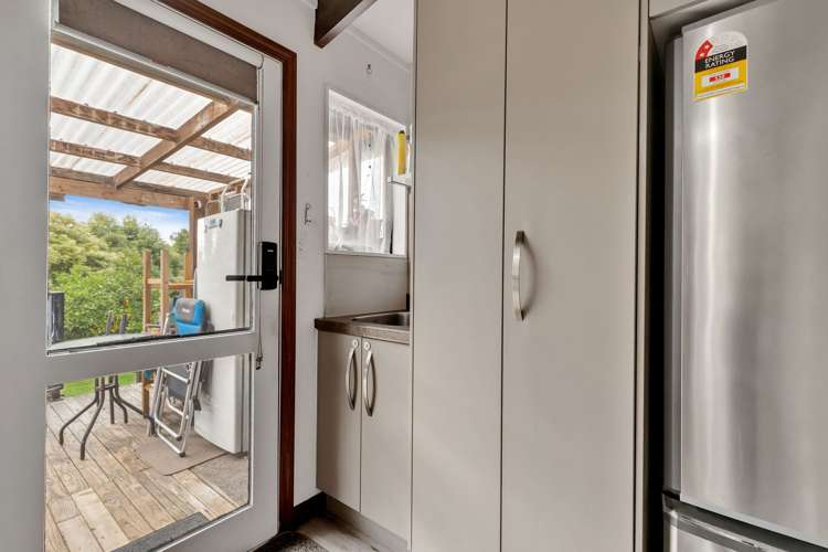 15 Henare Place Tihiotonga_8