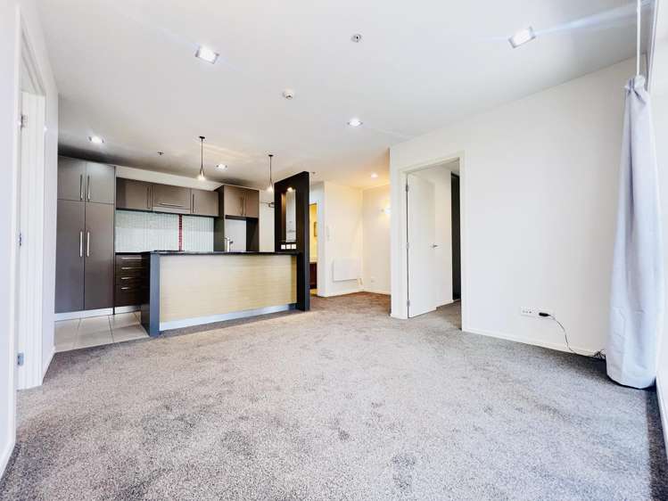 220/4 Wagener Place Mount Albert_4