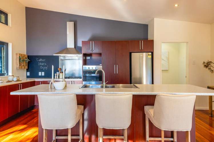 33 Crescent Road East Ostend_13