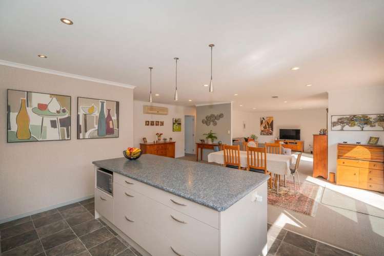 109 The Yardarm Pauanui_10