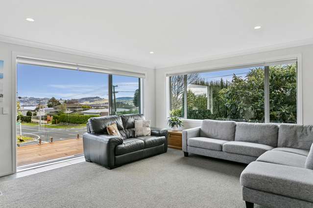 1/2 Puriri Street Hilltop_1