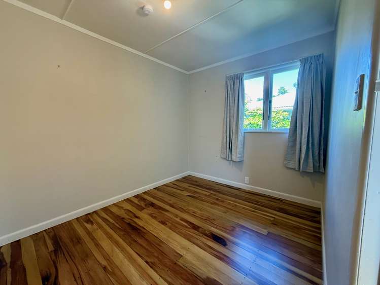 27 Lorenzen Bay Road Raglan_9