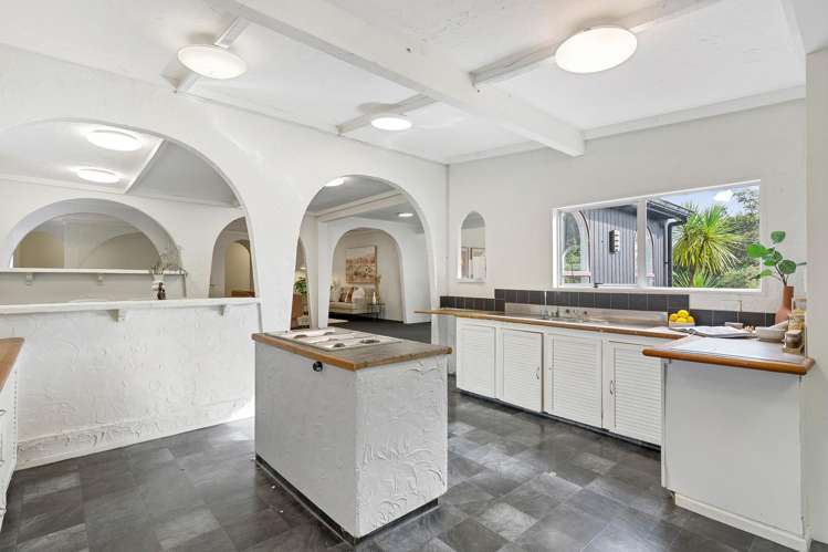 12 Tui Crescent Waiatarua_7