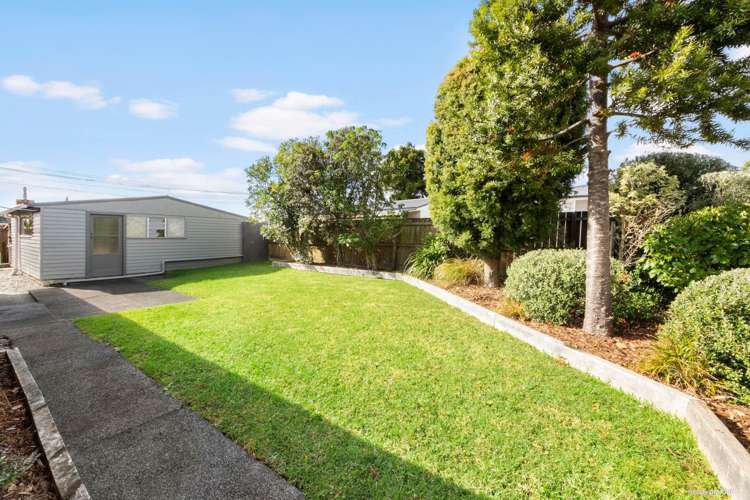 15a Ward Crescent Te Atatu Peninsula_13