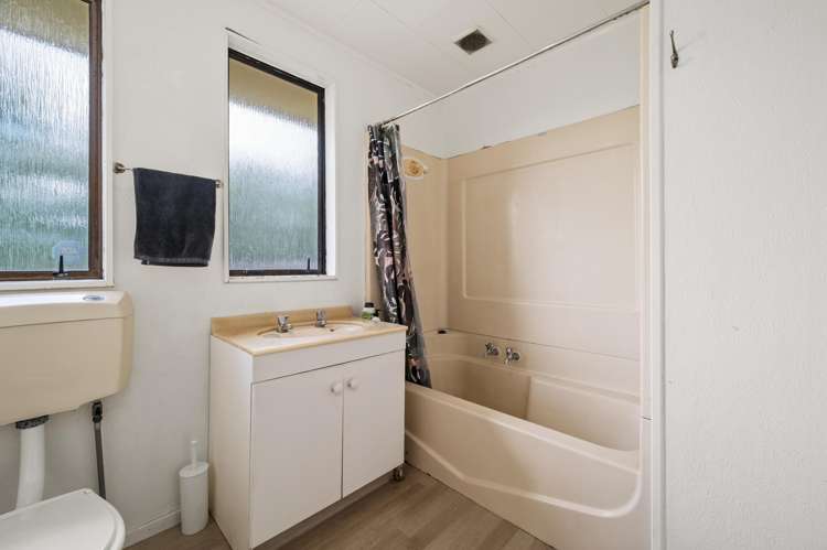 12 Crystal Place Pukehangi_12