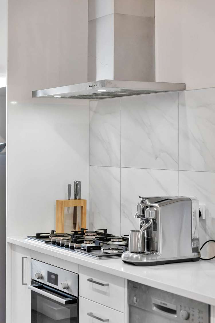 9 John Burn Road Takanini_11