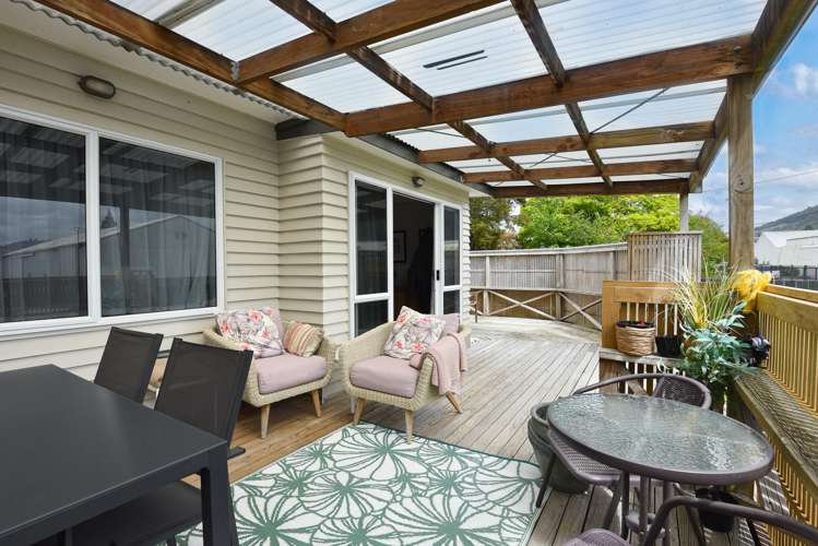 11 Russell Road Fairy Springs_2