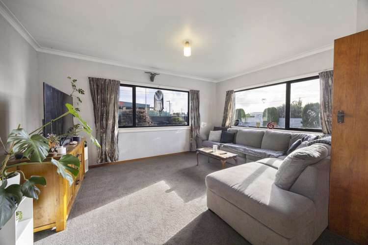 112 Glover Road Hawera_11