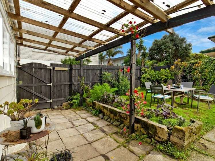 40a Old Lake Road Narrow Neck_8