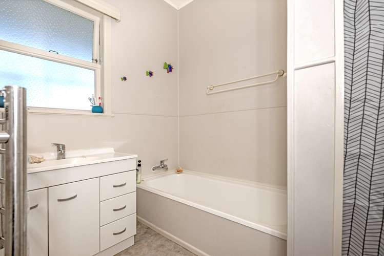 159 Esplanade Inner Kaiti_16