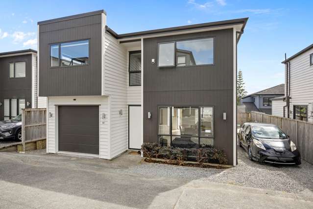 Modern Family Living – Must Be Sold