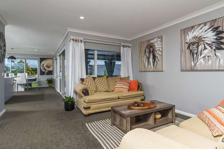 65 Fairose Drive Richmond_9