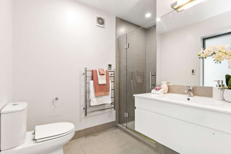 8 Owhiro Bay Parade Island Bay_8