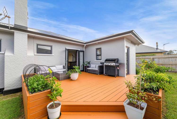 261 Coronation Avenue_0