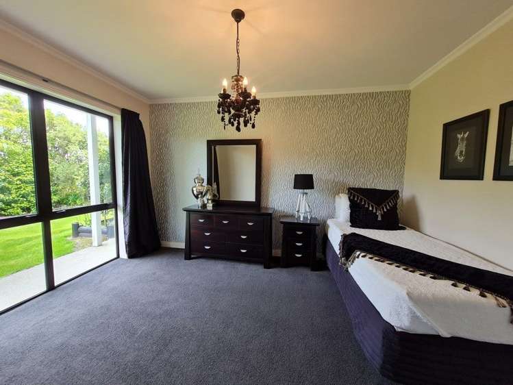 179 Coulson Road Paroa_12