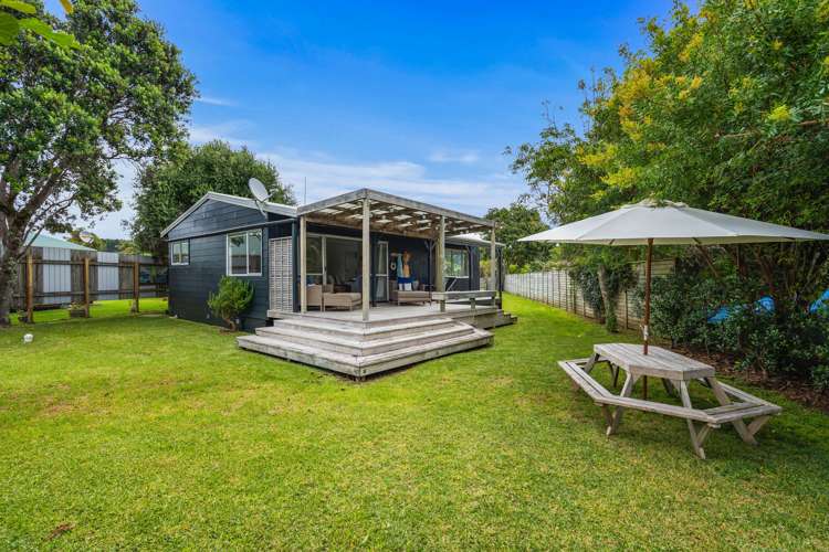 8 Ringer Avenue Matapouri_15
