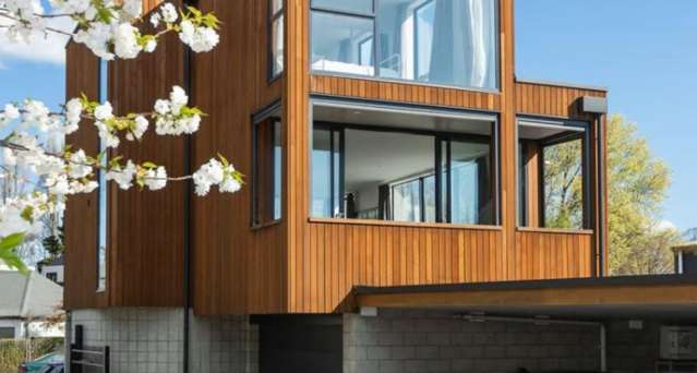 Central City, 3 bedrooms, internal access garage