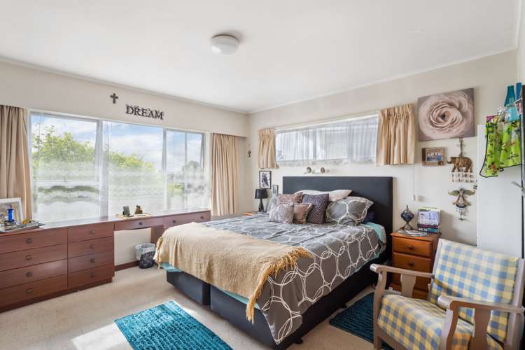 8 Bodi Place Te Atatu South_9