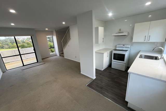 13/12 Ambrico Place New Lynn_4