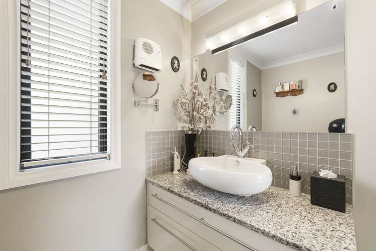 196 Athlone Drive Cambridge_11