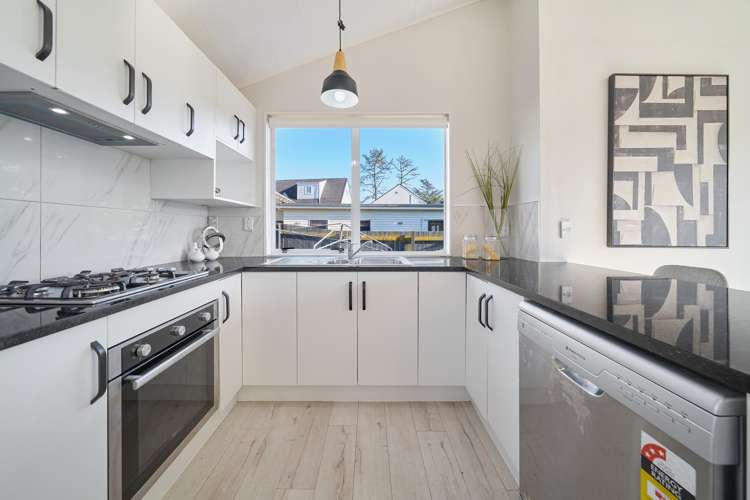 2/21 Kitewao Street Northcote_5