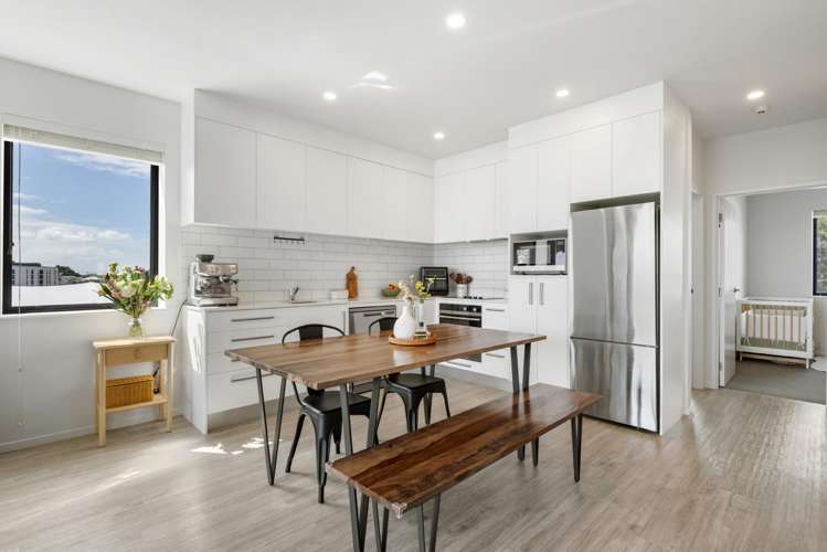 210/165 Lake Road Northcote_9