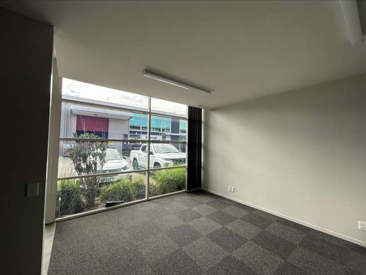 61E Hugo Johnston Drive Penrose_7