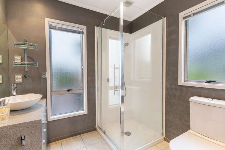 42 Pitoitoi Avenue Greenhithe_17