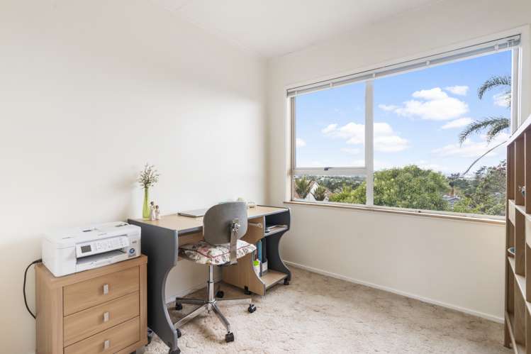 2/253 Glenfield Road Hillcrest_13