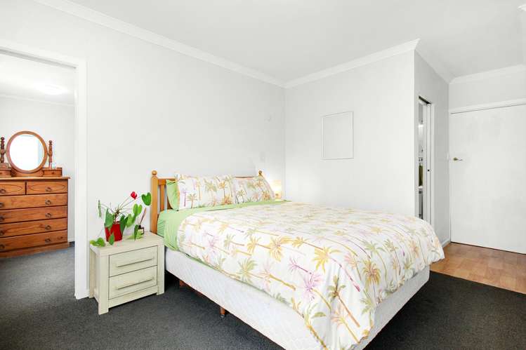 33 Chester Road Tawa_17