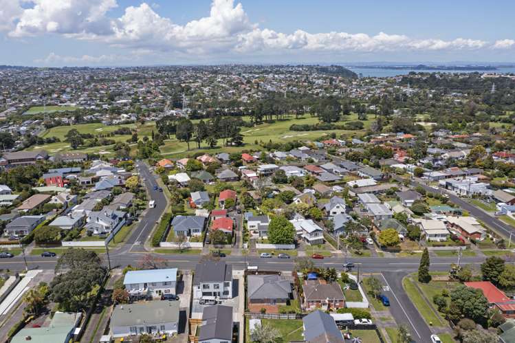 92 Astley Avenue New Lynn_25