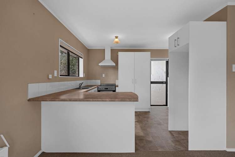 2/3A Youngs Road Papakura_5