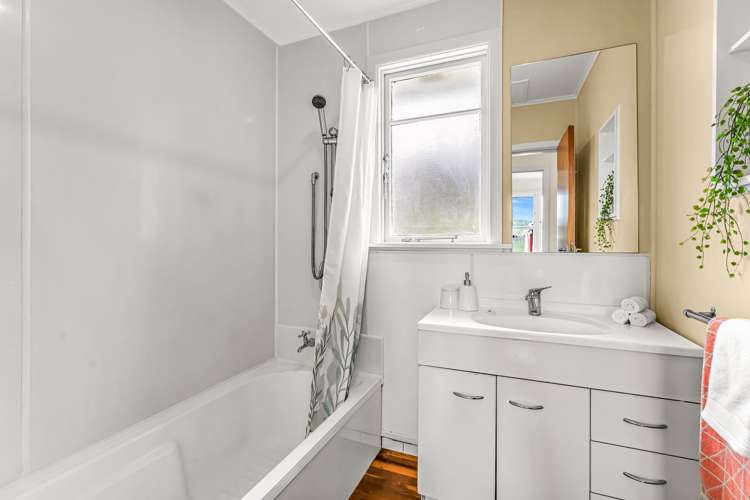 11 Beazley Ave Paparangi_14