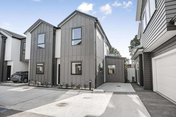 3/62 Queens Grove Hutt Central_20