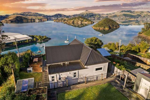 The Best Harbour View in Port Chalmers
