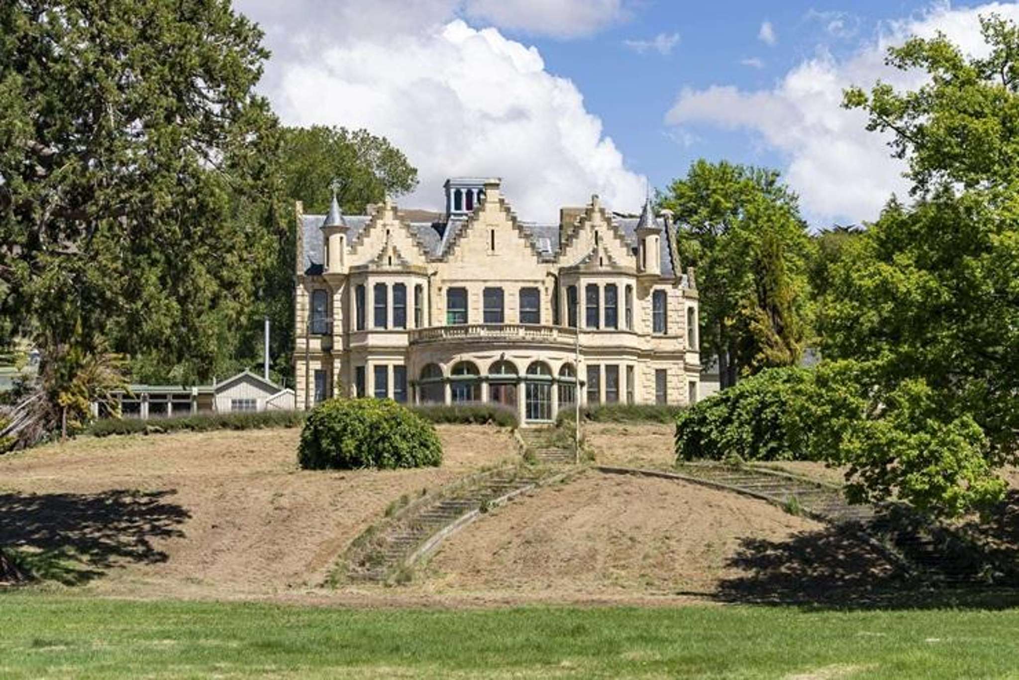 Liquidation sale of crumbling South Island estate with dark past