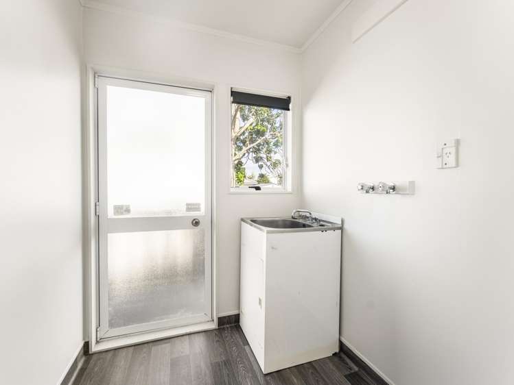 1/75 Etherton Drive Manurewa_7