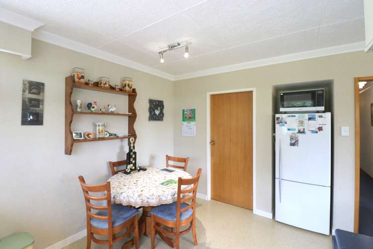 215 Findlay Road Ascot_11