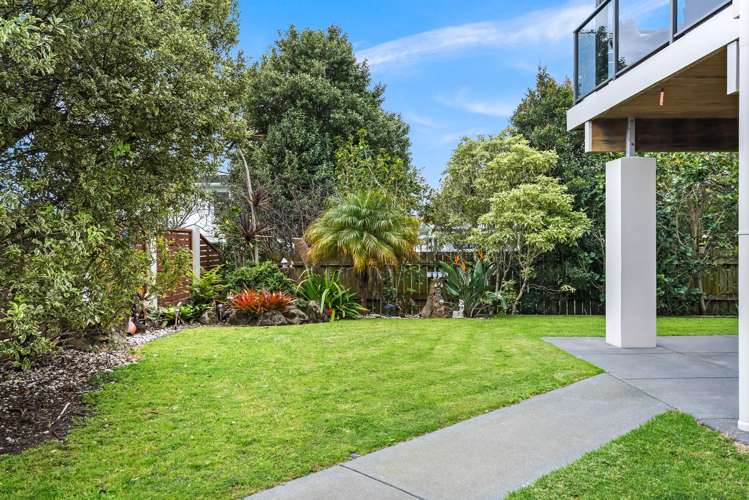 16 Fred Carr Place One Tree Point_24