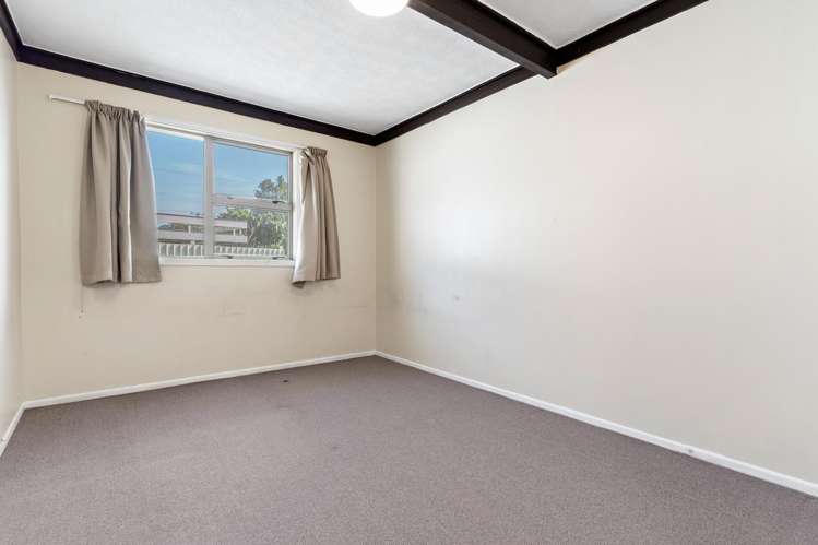 1 and 2/49 Orams Road, Manukau Hill Park_18