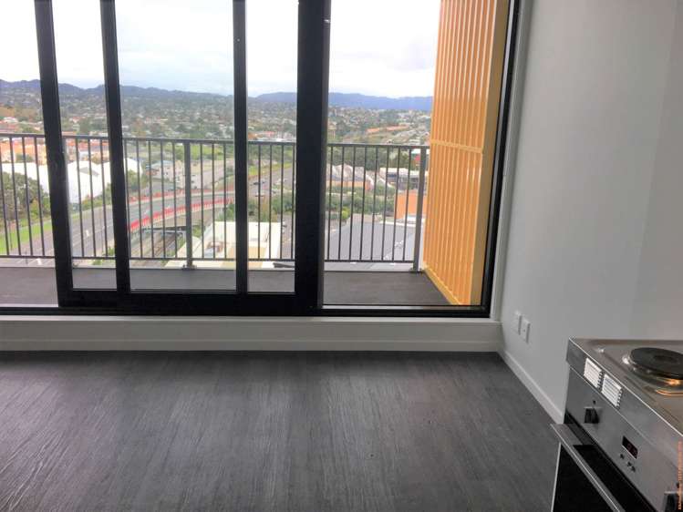 1103/20 Mccrae Way New Lynn_6